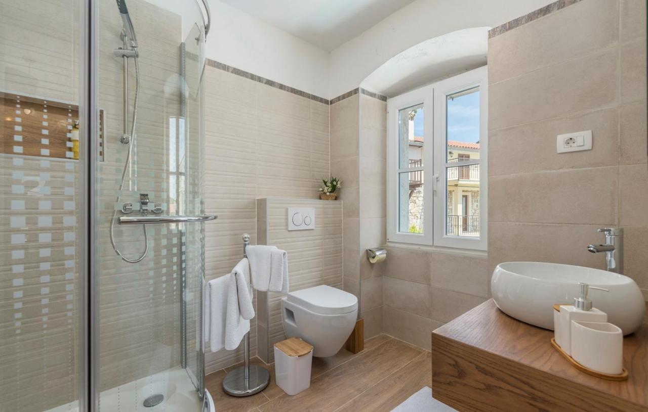 Beautiful Stone House - Villa Parentium With Private Pool Dračevac エクステリア 写真
